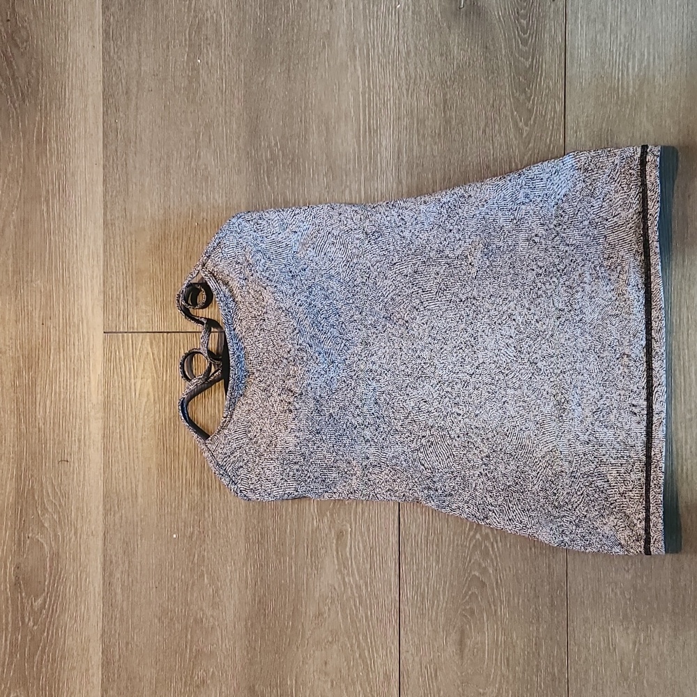 Lululemon Power t tank size 6